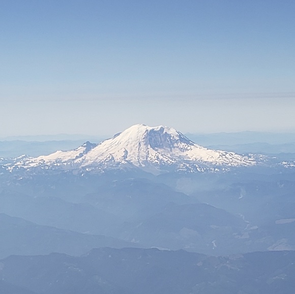 Meet your Posher, Melissa - Picture 1 of 2